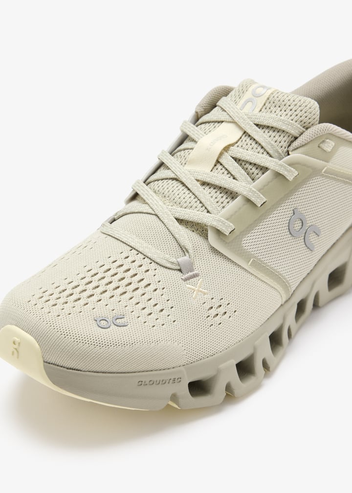 On Cloud X 4 Beige Sneakers