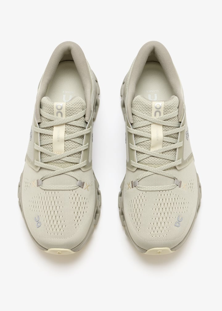 On Cloud X 4 Beige Sneakers