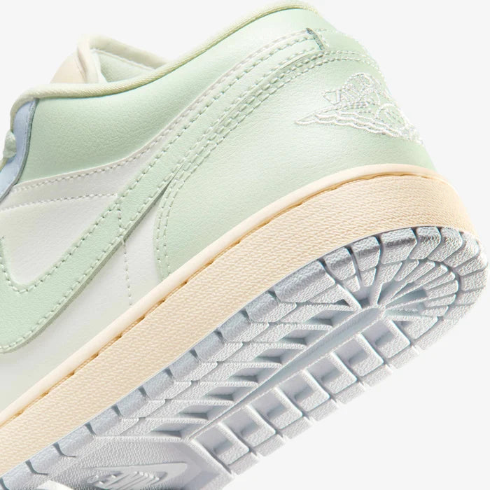 Air Jordan 1 Low WMNS Jade Aura